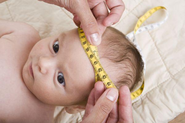 измерение головы ребенка